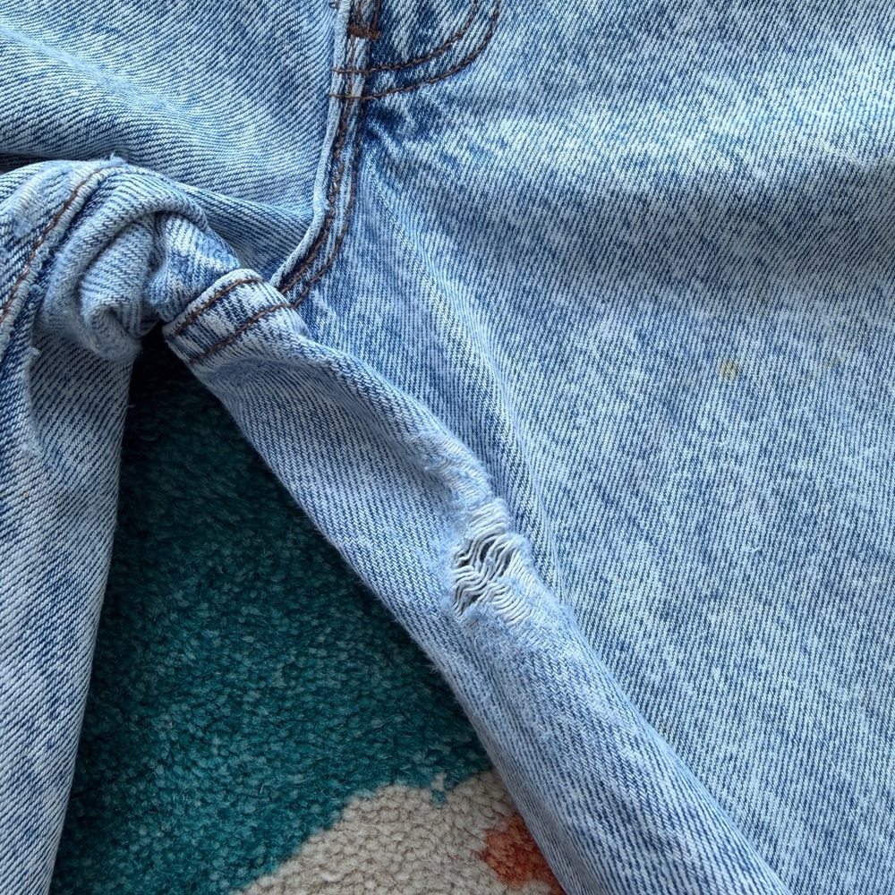 Vintage Levi’s USA Light Wash Distressed Acid Wash - Picture 12 of 16